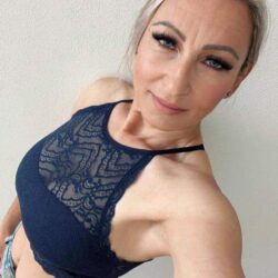 Ich mag abgelegene Parkplätze für Sex